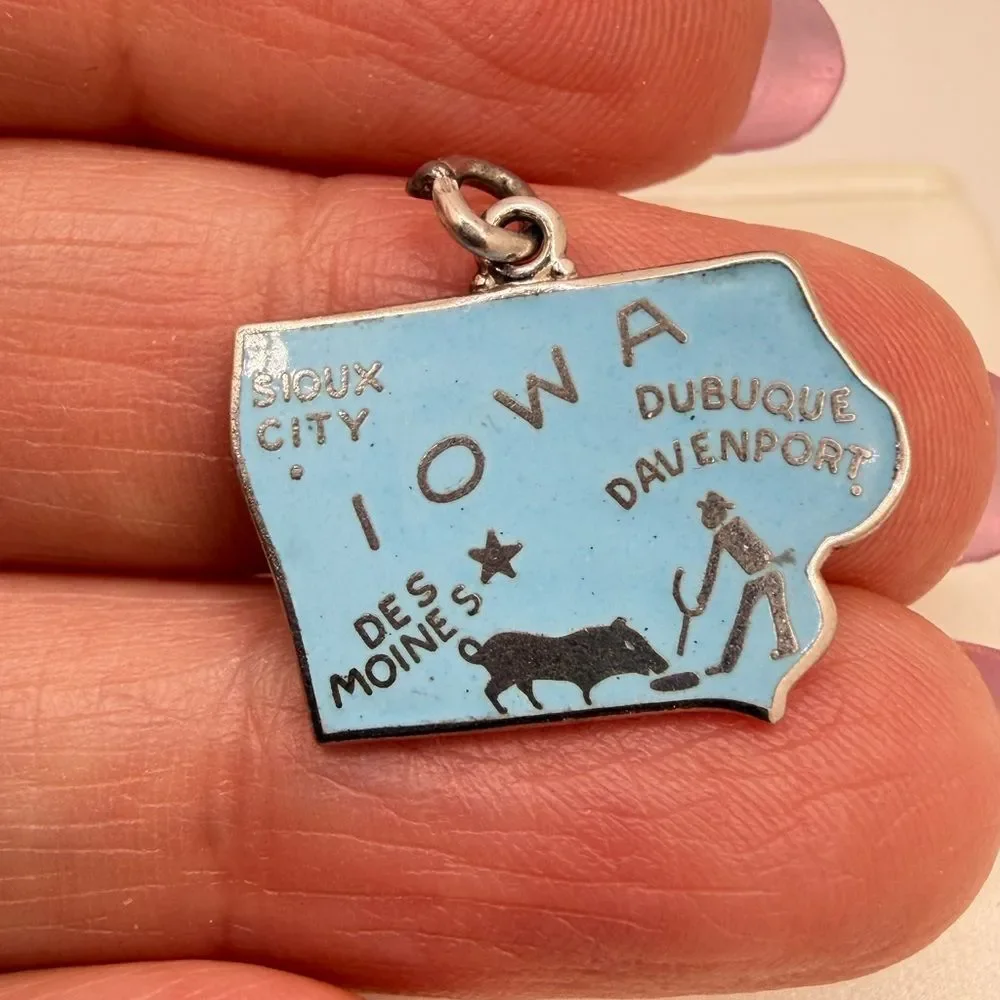 Vintage Wells Sterling Silver IOWA w/ blue‎ enamel state charm/pendant!